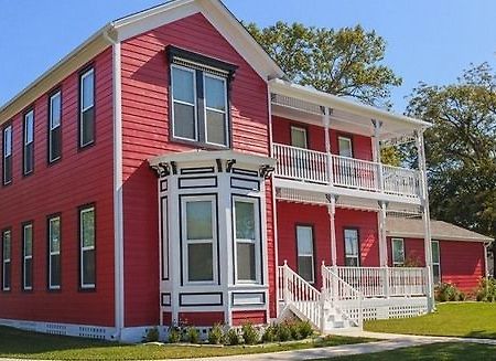 Red Velvet Inn Navasota Bagian luar foto
