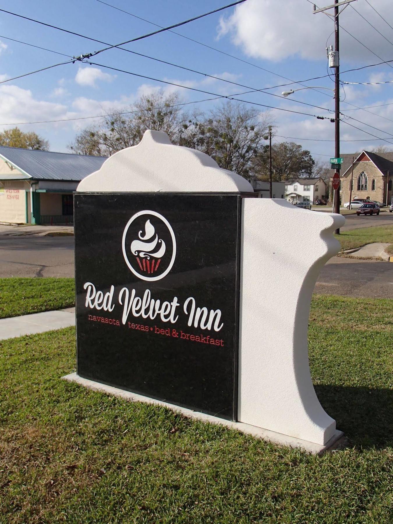 Red Velvet Inn Navasota Bagian luar foto
